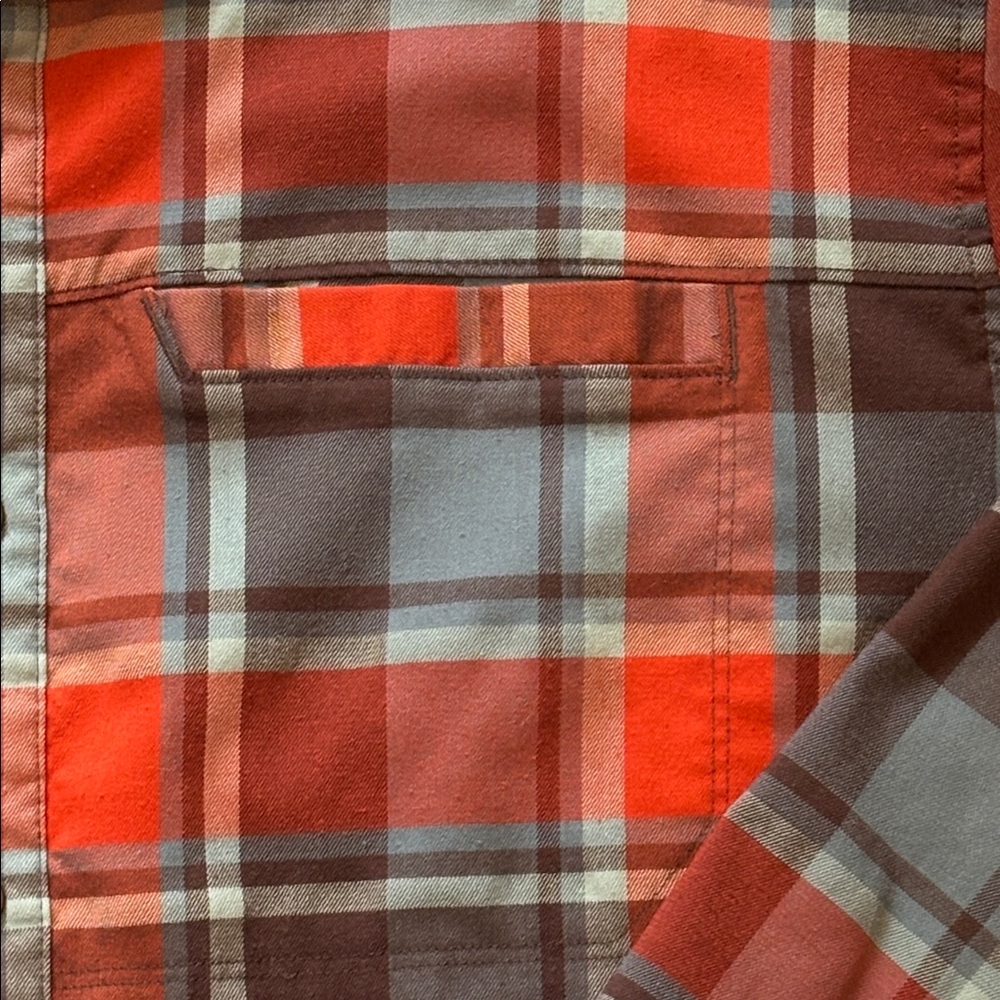 Mountain Hardwear Red & Blue Plaid Long-Sleeve Button-Down Shirt - Picture 7 of 12